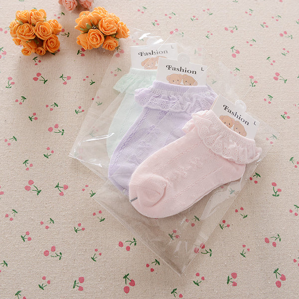 Retro Lace Ruffle Ankle Length Socks